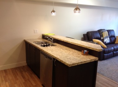 2020-08-27 PIC-Kitchen Island-211 2515 Park Dr